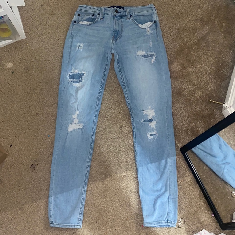 These light washed Hollister Jeans are super skinny advanced stretch!
